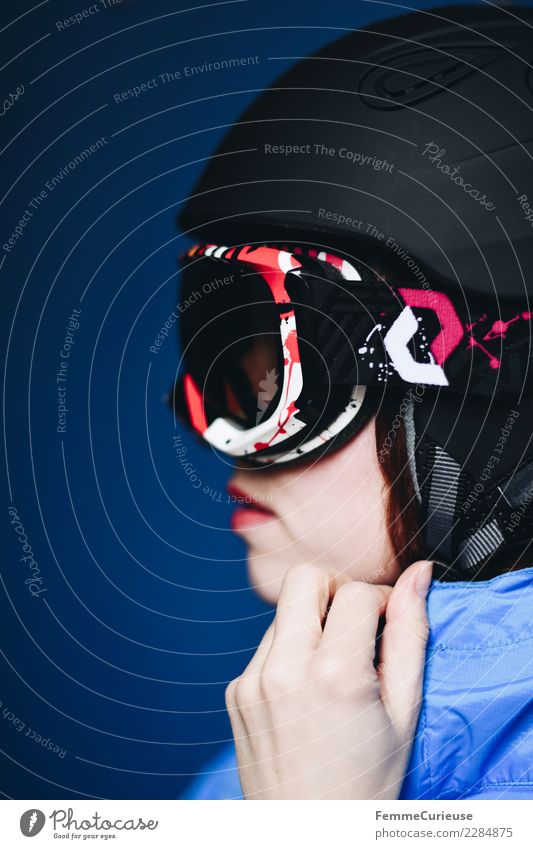 Woman with ski helmet and ski goggles Lifestyle Sports Fitness Sports Training Skiing Feminine Young woman Youth (Young adults) Adults 1 Human being