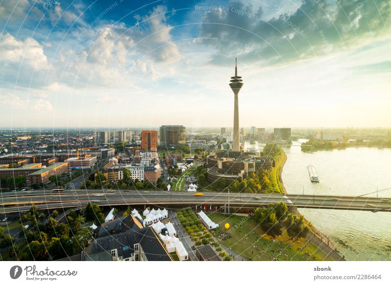 The sun laughs in Düsseldorf Duesseldorf Town Capital city Port City Tower Manmade structures Building Architecture Tourist Attraction Landmark Monument Modern