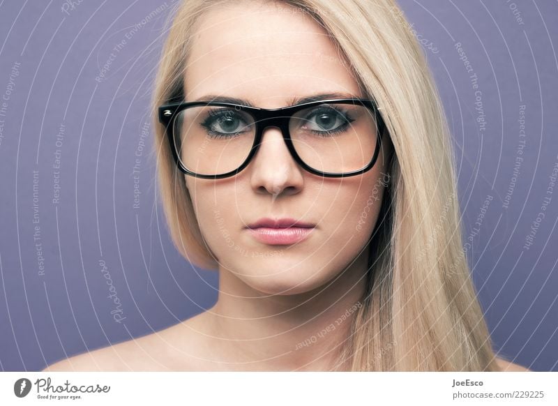straight ahead Lifestyle Style Face Woman Adults Eyeglasses Blonde Long-haired Observe Communicate Nerdy Retro Cliche Emotions Self-confident Curiosity