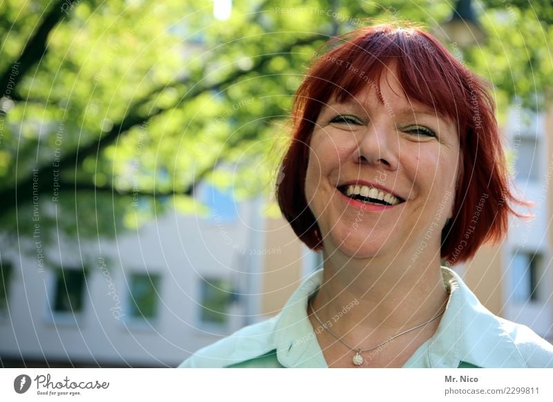 sympathetic Feminine Face 1 Human being Red-haired Laughter Authentic Beautiful Happy Happiness Contentment Joie de vivre (Vitality) Smiling Warm-heartedness