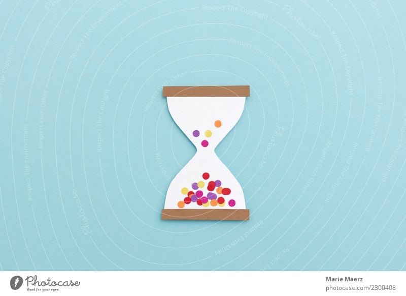 Confetti hourglass - time flies when you're having fun Lifestyle Joy Relaxation Leisure and hobbies Clock Hourglass Feasts & Celebrations Laughter Make Dream