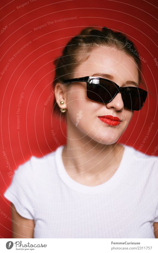 Girl posing with sunglasses Feminine Young woman Youth (Young adults) Woman Adults 1 Human being 18 - 30 years Beautiful Cool (slang) Sunglasses Lipstick Red