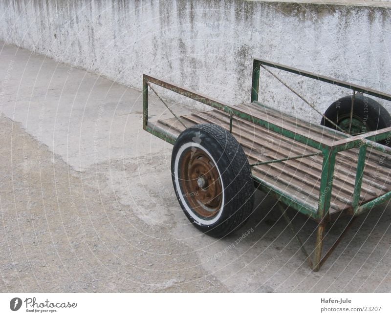 the Spanish cart Cart Green Concrete Obscure Old