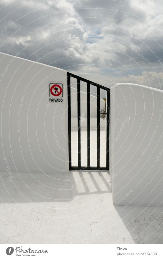 Private Kingdom of Heaven Clouds Beautiful weather Gate Architecture Wall (barrier) Wall (building) Red Black White Signs and labeling Private way Lanzarote