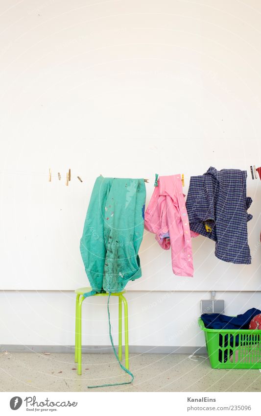 Wash the laundry. Living or residing Clothing Workwear Protective clothing Shirt Hang Cleaning Hip & trendy Dry Multicoloured Green Pink Happiness Cleanliness