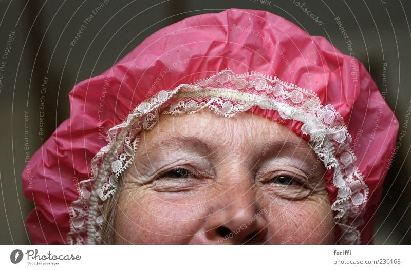 hooded bonnet Human being Woman Adults Skin Eyes Nose 1 45 - 60 years Authentic Joie de vivre (Vitality) Warm-heartedness Senior citizen Shower cap Pink