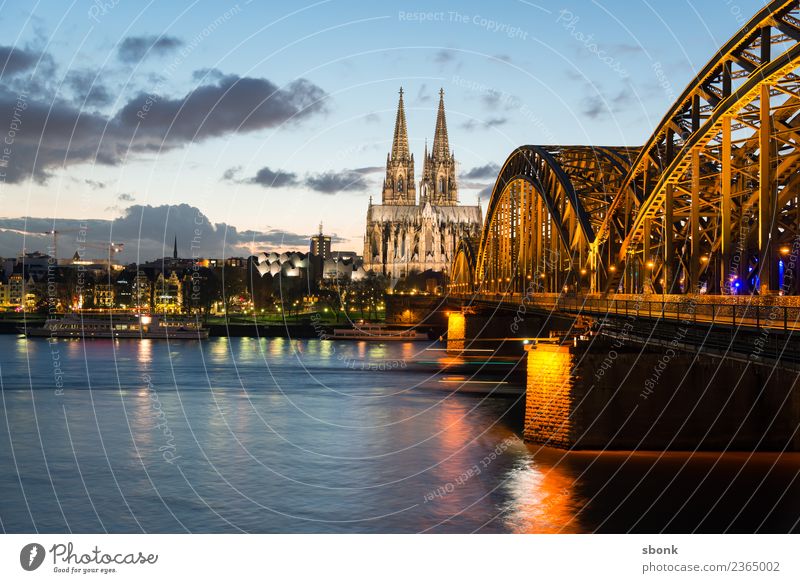 Cologne Skyline Dome Tourist Attraction Landmark Vacation & Travel Germany City cityscape Rhine Exterior shot Copy Space top Evening