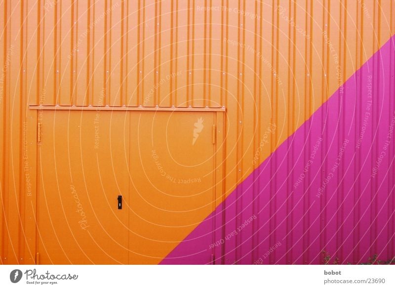 Colours the world doesn't need Violet Purple Multicoloured Corrugated sheet iron Doorknob Architecture Orange Gate Industrial Photography Warehouse Castle
