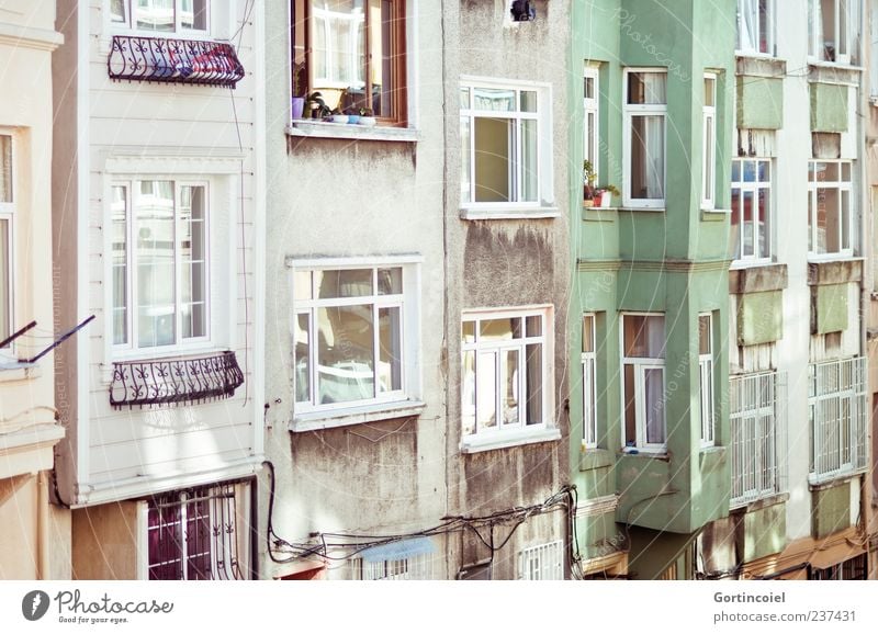 Somewhere in Cihangir. Town House (Residential Structure) Building Architecture Wall (barrier) Wall (building) Facade Window Old Old building Oriel Oriel window