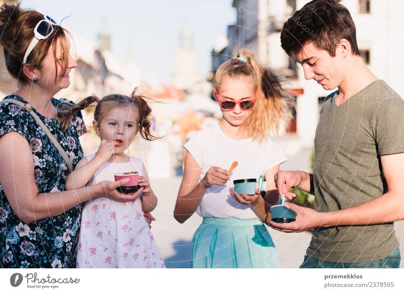 Family spending time together in the city centre Dessert Ice cream Eating Lifestyle Joy Happy Beautiful Leisure and hobbies Vacation & Travel Summer
