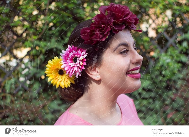 Portrait of Young woman with flower in her hair Lifestyle Joy Beautiful Human being Feminine Youth (Young adults) 1 Flower Fashion Accessory Smiling Laughter