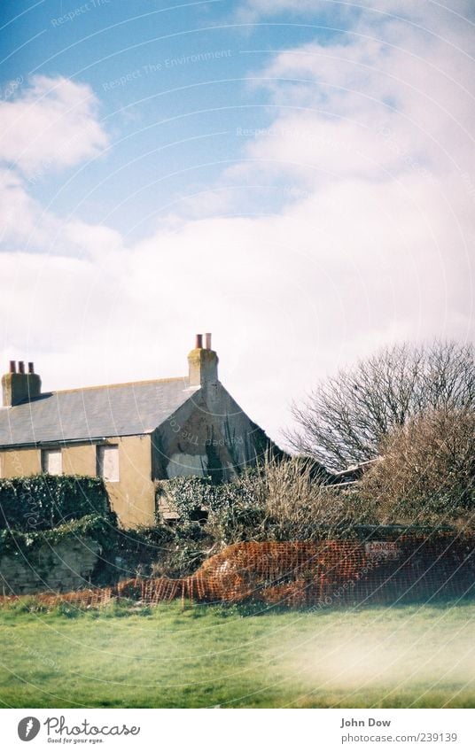 English Housing Culture Sky Clouds Beautiful weather Tree Grass Bushes Outskirts House (Residential Structure) Detached house Building Architecture Facade Roof