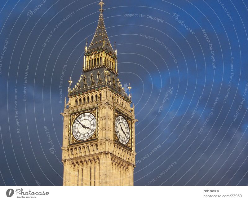 Big Ben Art Landmark London Clock Gold Clock tower Bad weather Clouds England Great Britain Respect Worm's-eye view Tourism Famousness Manmade structures Ornate