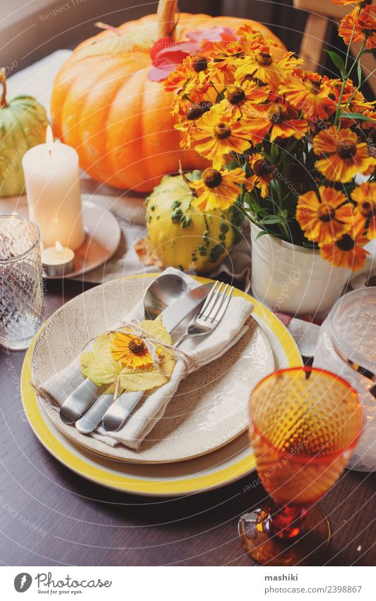 autumn traditional seasonal table setting at home Dinner Plate Cutlery Decoration Table Restaurant Feasts & Celebrations Thanksgiving Hallowe'en Autumn Flower