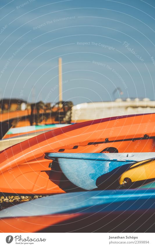Boats for rent at the beach Lifestyle Style Leisure and hobbies Joy Happy Joie de vivre (Vitality) Enthusiasm Brighton Canoe Canoeing Watercraft boat hire Beach