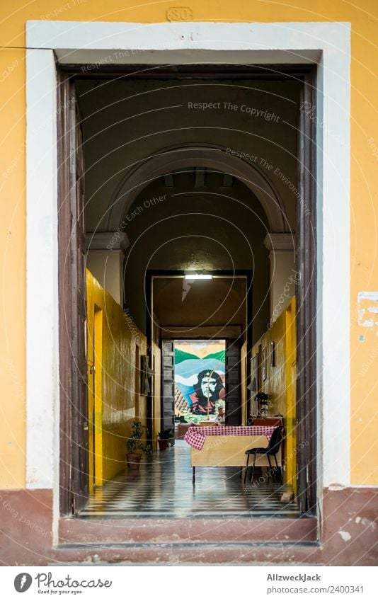 Entrance and hallway with Che Guevara picture Cuba Trinidade House (Residential Structure) Apartment Building Hallway Painted Portrait photograph Hero Deserted