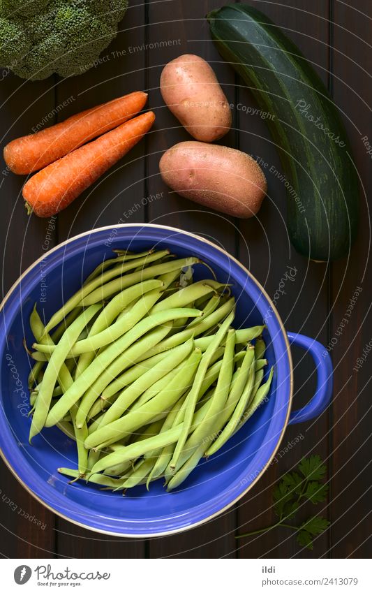 Raw Green Beans and Other Vegetables Nutrition Vegetarian diet Fresh Healthy food cooking Broccoli Carrot Zucchini courgette Parsley strainer legume Pulse