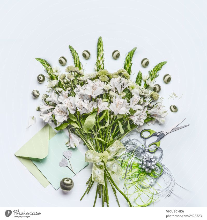 Green bouquet with decoration and greeting card Style Design Joy Decoration Desk Feasts & Celebrations Flower Bouquet Heart Love Congratulations Envelope (Mail)