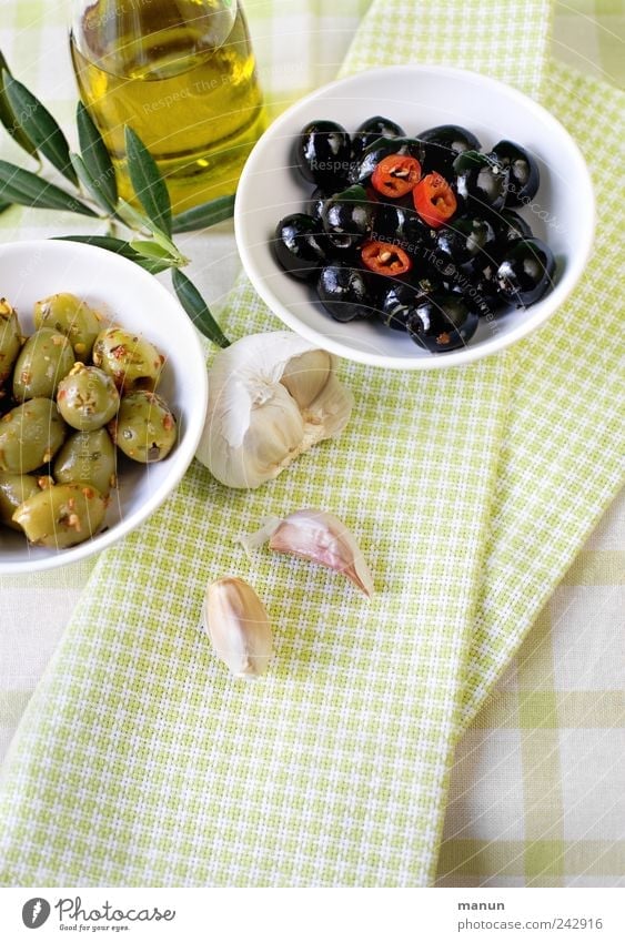 Olives with chillies and garlic Food Vegetable Herbs and spices Cooking oil Nutrition Organic produce Vegetarian diet Diet Finger food Italian Food Olive oil