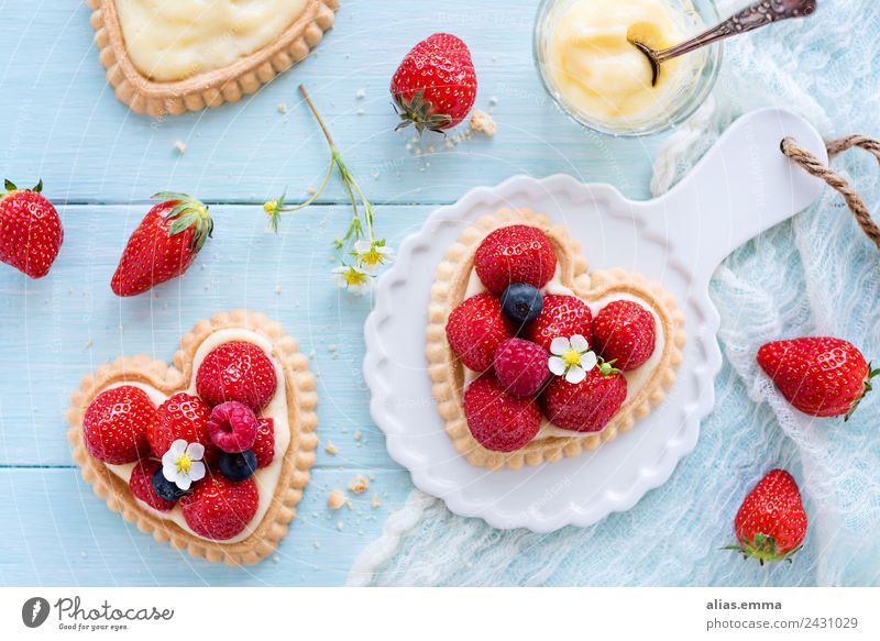 Delicious strawberry tartlets with vanilla cream in heart shape Strawberry Strawberry pie Cake tarts Tartlet Spring Heart Heart-shaped Summer Mother's Day Fresh