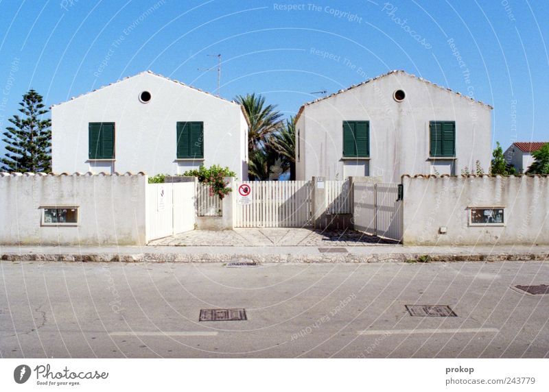 New and old Sky Cloudless sky Beautiful weather Village Fishing village Small Town House (Residential Structure) Detached house Dream house Manmade structures