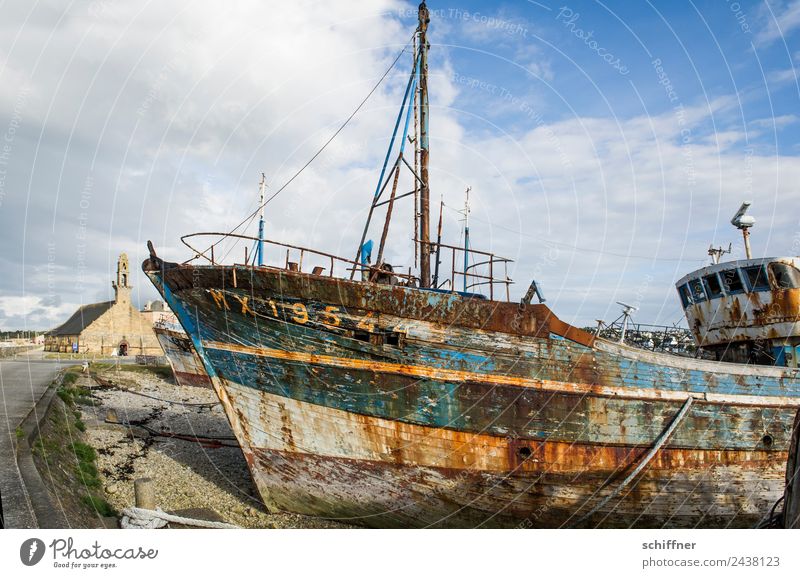 Breton Patina Navigation Fishing boat Old Wreck Bow Watercraft Shipwreck Hull Church Harbour Shipyard Wrecked car Rust Decline Past Transience Forget Derelict