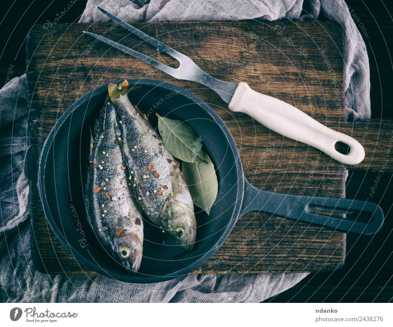 peeled fish from scales Fish Seafood Herbs and spices Nutrition Dinner Diet Pan Table Animal River Wood Dark Fresh Above Retro Brown Black Perches crucian carp