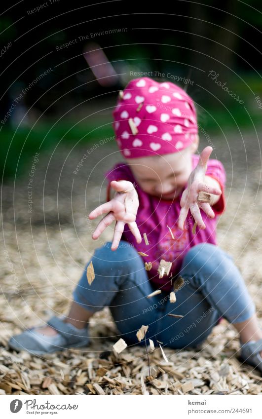 The simple things Playing Playground Human being Child Girl Infancy Life Hand Fingers Legs 1 1 - 3 years Toddler Headscarf bark mulch Wood shavings Heart Sit
