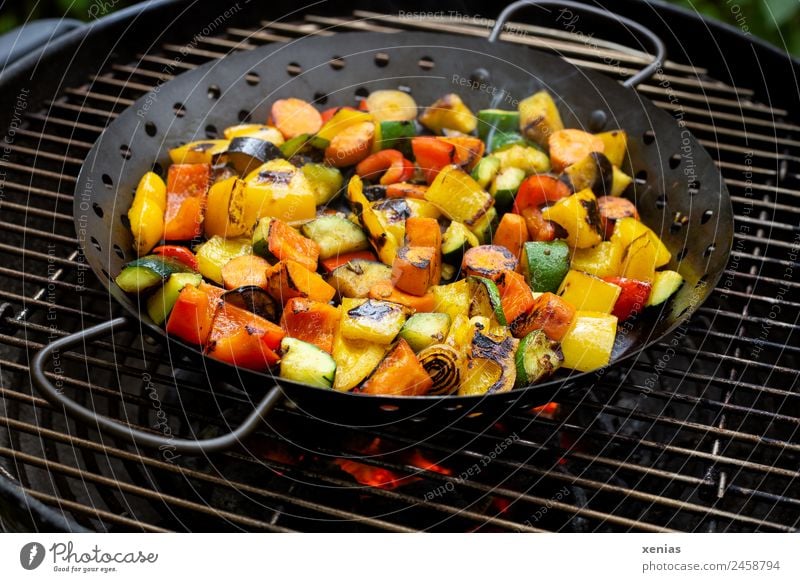 Bbq grill pan outlet for vegetables