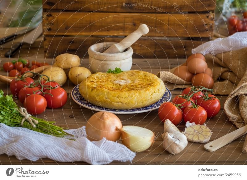 Traditional spanish omelette. Vegetable Nutrition Lunch Dinner Plate Healthy Eating Restaurant Green White Spain Baking Basil Linen cooking Dish Garlic Omelette