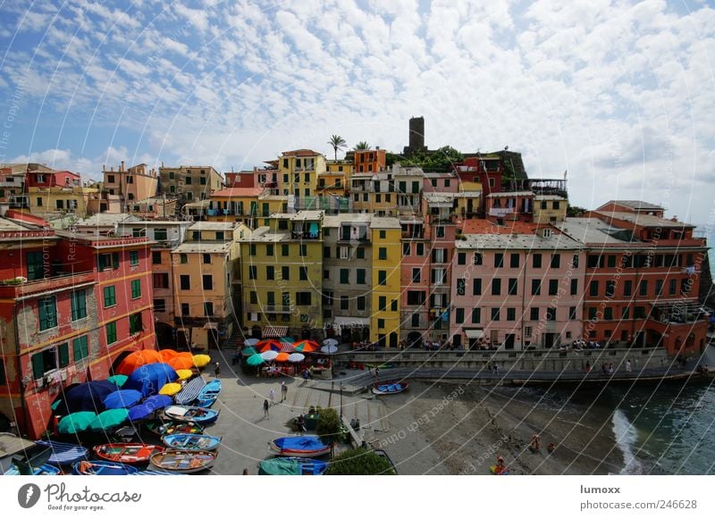 vernazza Vacation & Travel Tourism Sightseeing Summer vacation Ocean Living or residing Dream house Human being Vernazza Cinque Terre Italy Europe Village