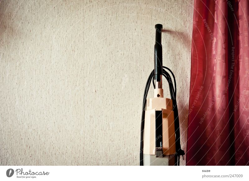 The little household ... Leisure and hobbies Living or residing Flat (apartment) Wallpaper Old Retro Clean Red Arrangement Past Wall (building) Vacuum cleaner