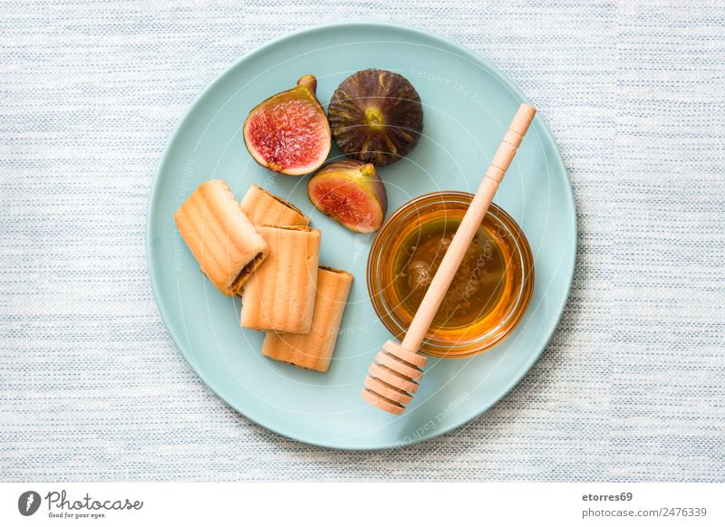 Fig cookies on white wooden table Cookie biscuits Fruit Food Healthy Eating Food photograph Fresh antioxidant Raw Sweet Tropical Wood Dessert Snack Vitamin