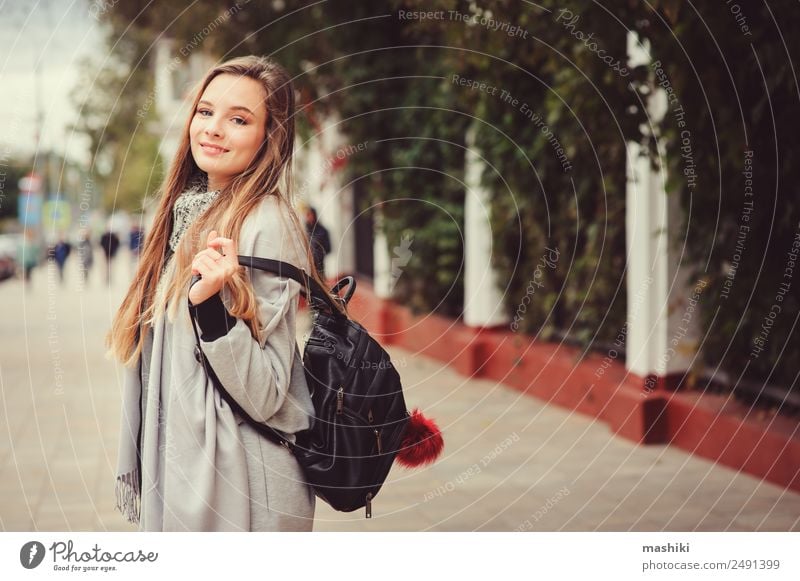 Free Photo  Attractive woman in autumn style trendy outfit