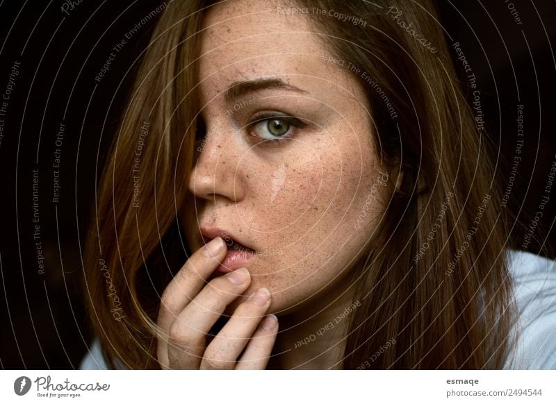 Portrait of Young woman with freckles Lifestyle Beautiful Healthy Wellness Youth (Young adults) Face Eyes 1 Human being Emotions Joie de vivre (Vitality)