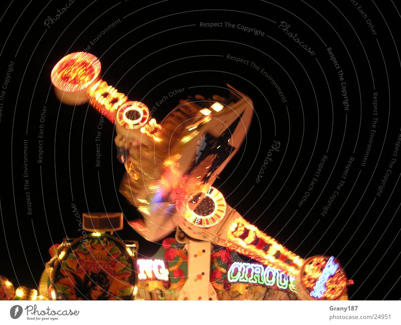 So´n Hustle and bustle Fairs & Carnivals Light Lamp Electrical equipment Technology Feasts & Celebrations carousel