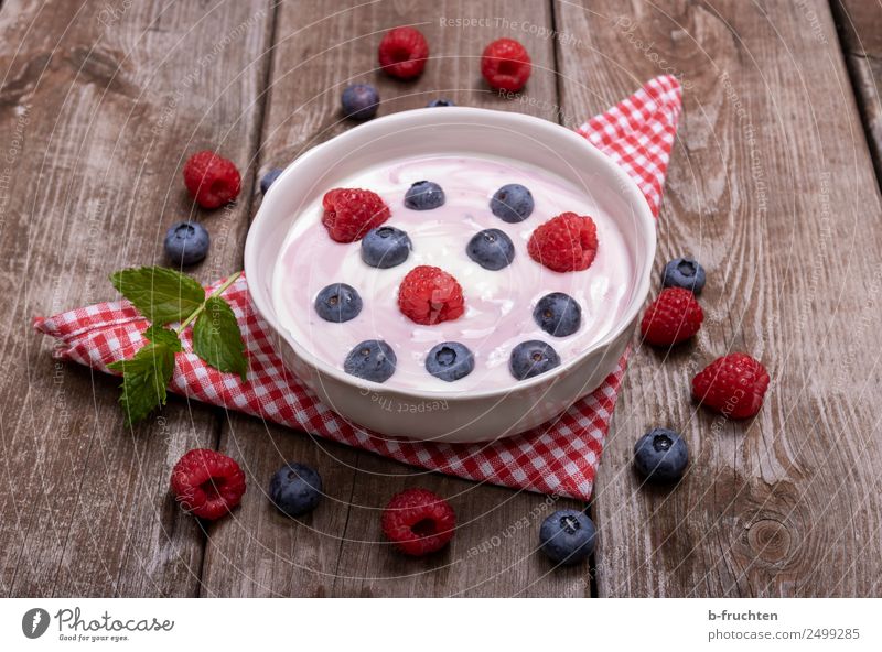 Yoghurt with fresh fruits Food Dairy Products Fruit Picnic Organic produce Vegetarian diet Bowl Mug Healthy Wood Eating Fitness Fresh Breakfast Table Napkin