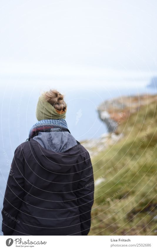 Enjoy the view. Woman with headband, jacket. Ireland Vacation & Travel Tourism Adults 1 Human being 18 - 30 years Youth (Young adults) Environment Nature