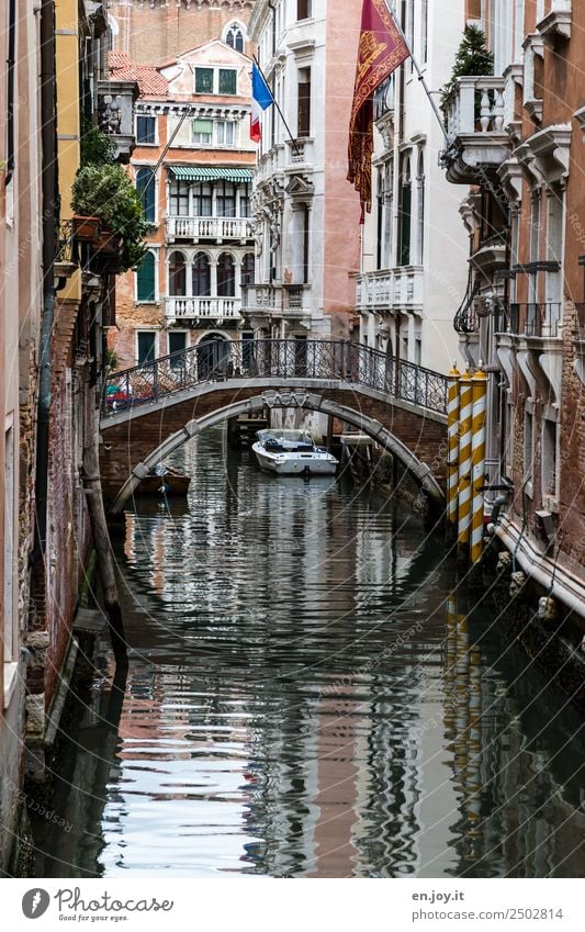 liaison Vacation & Travel Trip Sightseeing City trip Summer vacation Venice Italy Europe Town Old town Deserted House (Residential Structure) Bridge Building