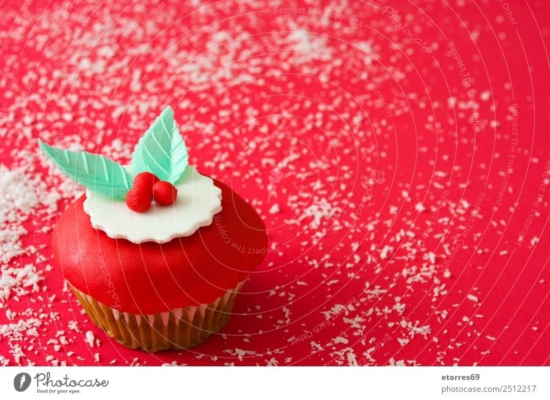 Christmas cupcake Food Dish Food photograph Baked goods Cake Dessert Healthy Eating Decoration Feasts & Celebrations Christmas & Advent Ornament Sweet Candy