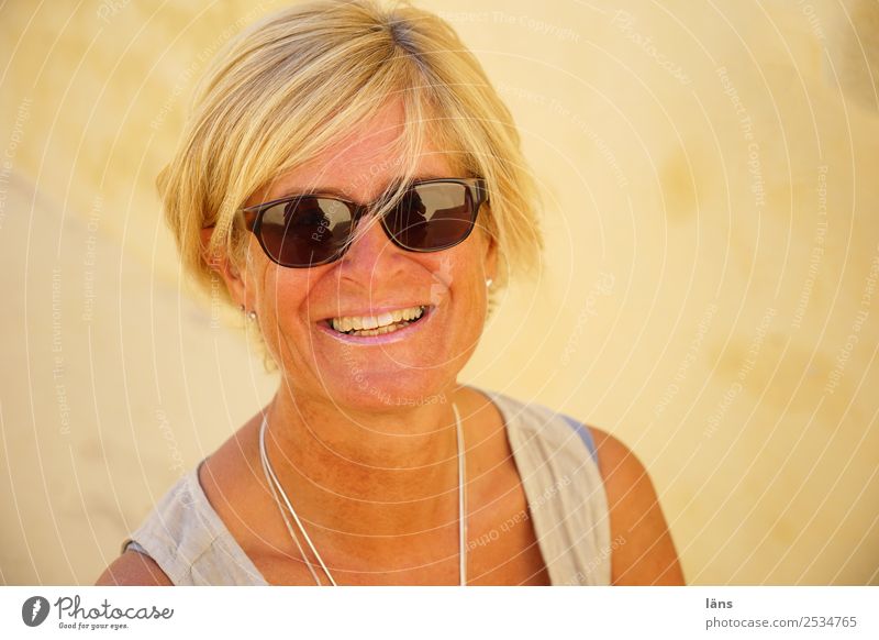 hello Human being Feminine Woman Adults Life Head 1 45 - 60 years Facade Sunglasses Blonde Observe Smiling Happy Natural Beautiful Joy Happiness Contentment