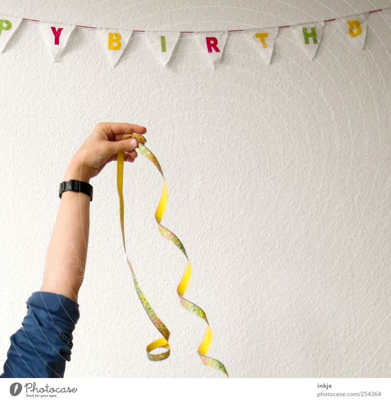 PYBIRTHD Lifestyle Leisure and hobbies Party Feasts & Celebrations Birthday Arm 1 Human being Decoration Paper chain Paper streamers Flag Characters To hold on