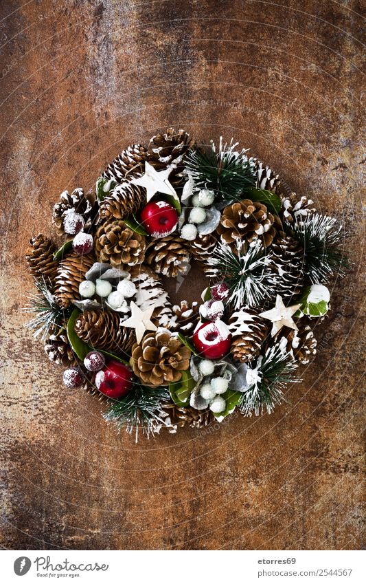 Christmas wreath Christmas & Advent Wreath Decoration Feasts & Celebrations December Tradition Paper chain Pine Neutral Background Rust Green Ornament Seasons