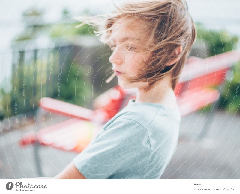 Boy in the wind Leisure and hobbies Playing Parenting Schoolchild schuler Human being Masculine Boy (child) Head 1 8 - 13 years Child Infancy Environment Nature
