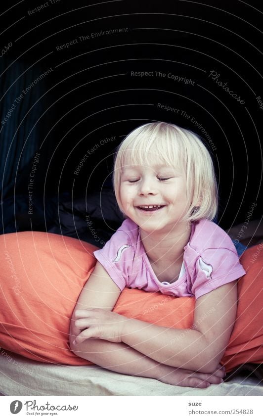 Ha-Ha-Ha Human being Child Toddler Infancy Head Hair and hairstyles Face 1 3 - 8 years Blonde Smiling Laughter Lie Happiness Joie de vivre (Vitality) Cushion