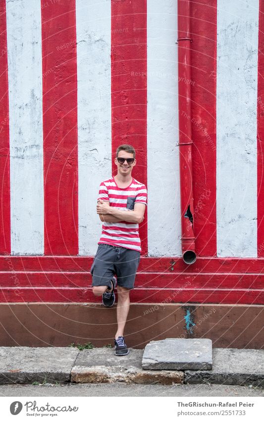 seaman Human being Masculine Red White Man Posture Stripe Easygoing Shorts T-shirt Vacation & Travel Calm Colour photo Copy Space top Day Portrait photograph