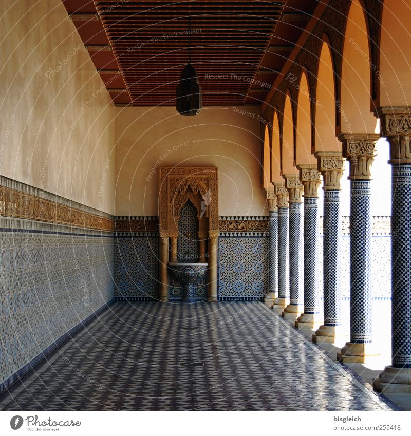 Pseudo-Andalusia Park Wall (barrier) Wall (building) Column Tile Mosaic Floor covering Ceiling Well Sink Blue Brown Far-off places Calm Spain Andalucia