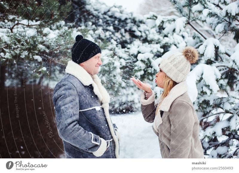 Wedding photos in the snow