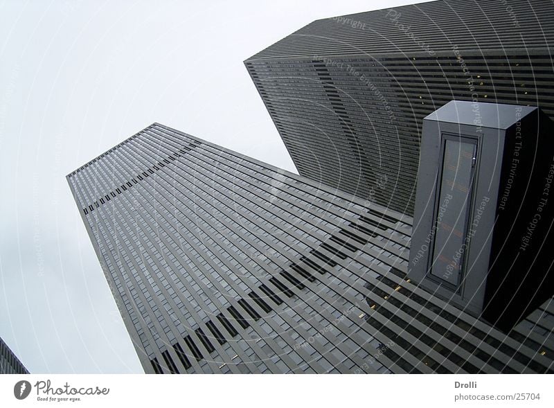 Up to the sky House (Residential Structure) New York City Manhattan Building Sky Level High-rise facade Skyward Upward Worm's-eye view Central perspective