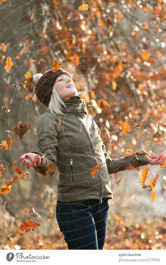 autumn adeeeeeeee ... Joy Happy Healthy Well-being Human being Feminine Young woman Youth (Young adults) Life 18 - 30 years Adults Environment Nature Autumn